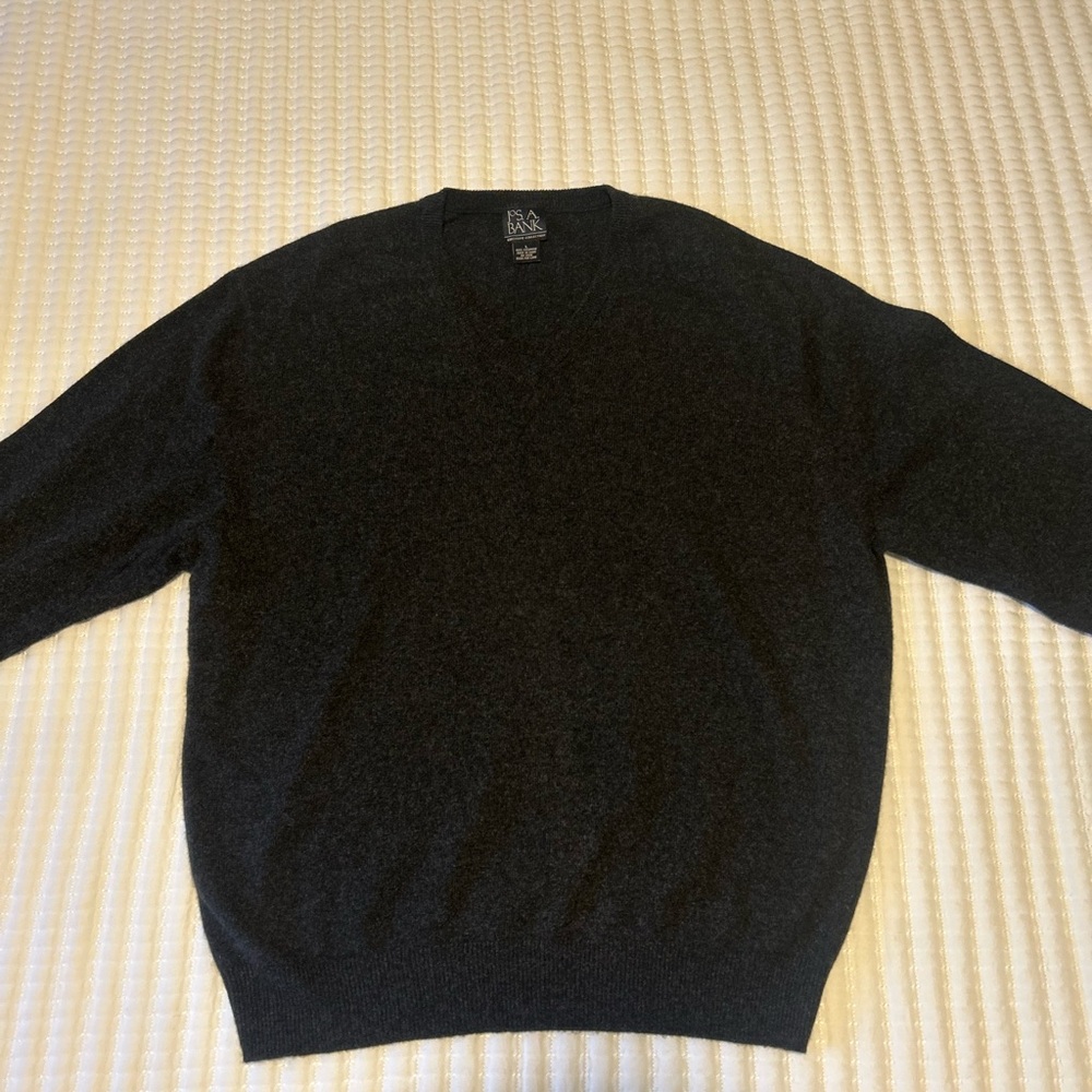 100% cashmere Jos. A. Bank Dark Gray V-Neck Sweater